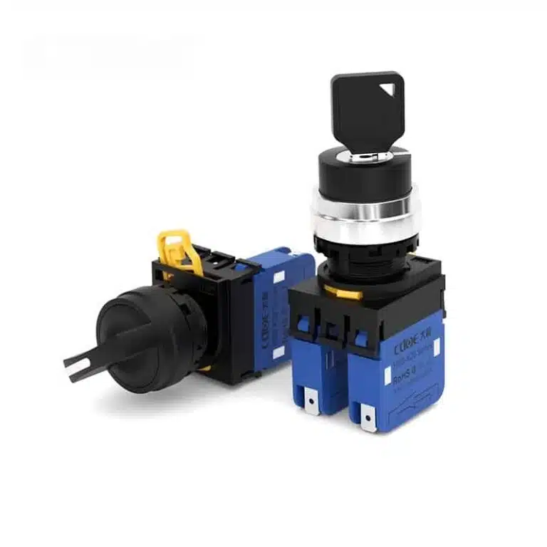 Кнопочный выключатель против переключателя-селектора: когда какой использовать в промышленных системах управления